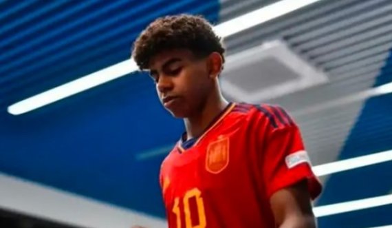 Spanja publikon listën e vetë befasuese, ftohet për të luajtur edhe  futbollisti 16 vjeçari i Barcelonës