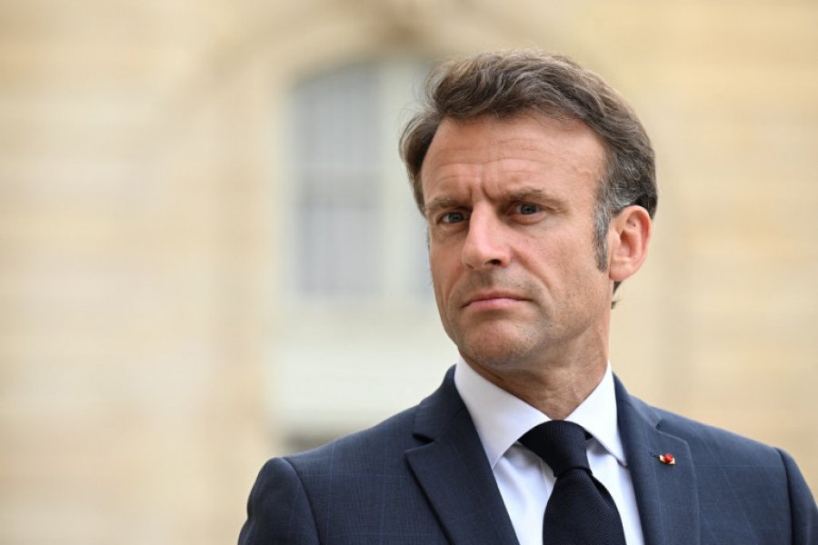 Macron s'ia pranon dorëheqjen kryeministrit