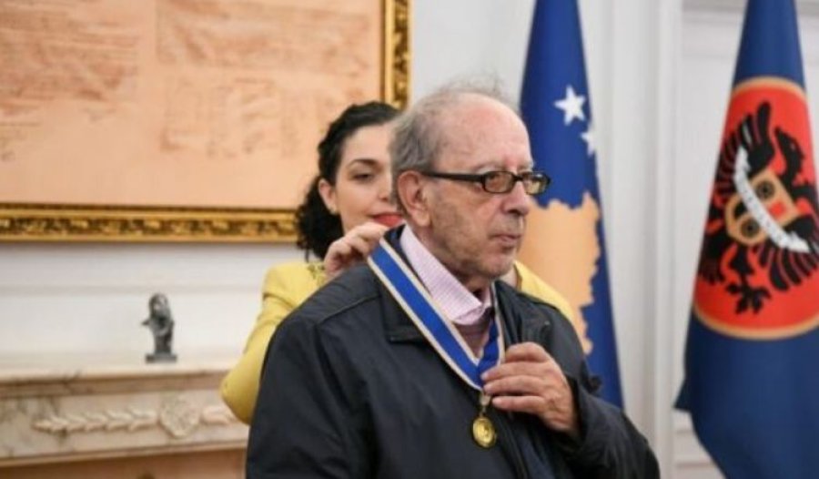 Osmani i ndan dekretin e nënshtetësisë së Kosovës shkrimtarit Ismail Kadare