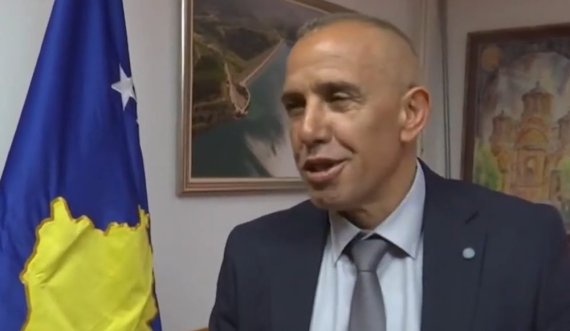 Kryetari i Zubin Potokut e bën vajzën drejtore në komunë