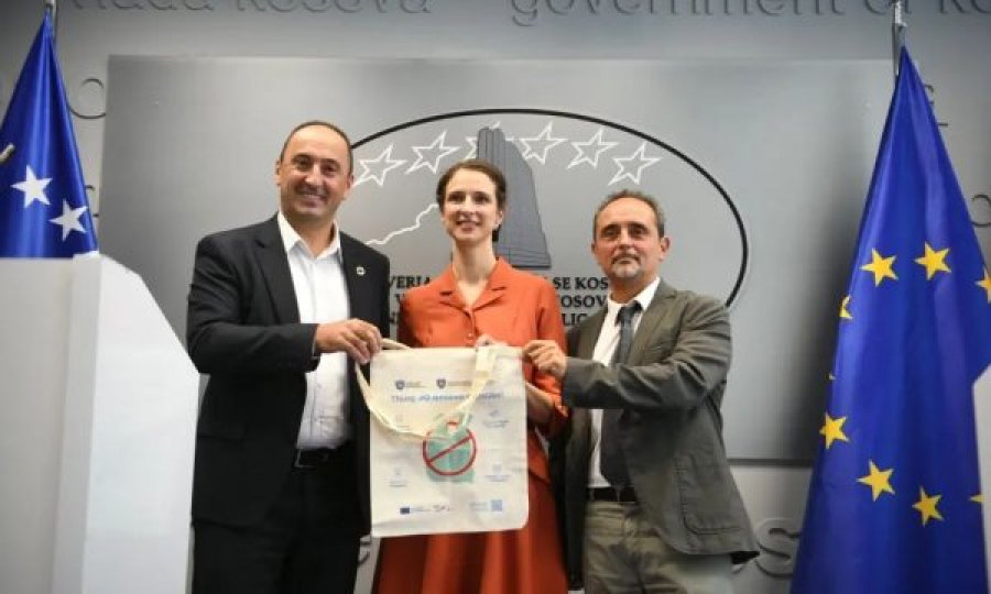 Gjermania dhe Be-ja ua heqin kosovarëve qeset për ta shpëtuar ambientin