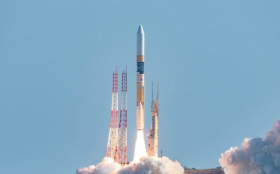 Japonia lëshon raketën HII-A që do të eksplorojë origjinën e universit