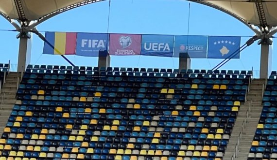 Flamuri i Kosovës valon brenda stadiumit të Rumanisë