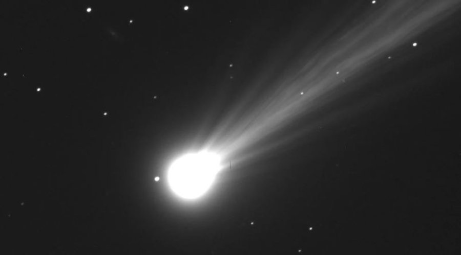 Një kometë do të jetë e dukshme teksa fluturon pranë Tokës