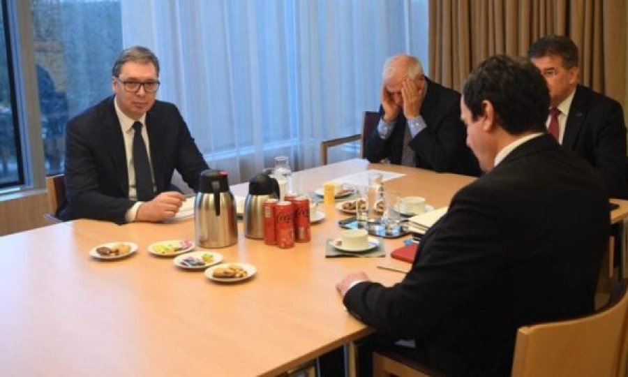 Dialogu mes Serbisë dhe Kosovës: Cili është më i vjetër, Brukseli apo Ohri?