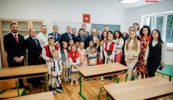 Rindërtohet objekti,  Dritan Abazoviq hap shkollën e vetme shqipe në Rozhajë