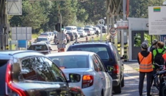 Për të gjitha veturat me targa ruse vendet baltike i mbyllën kufijtë