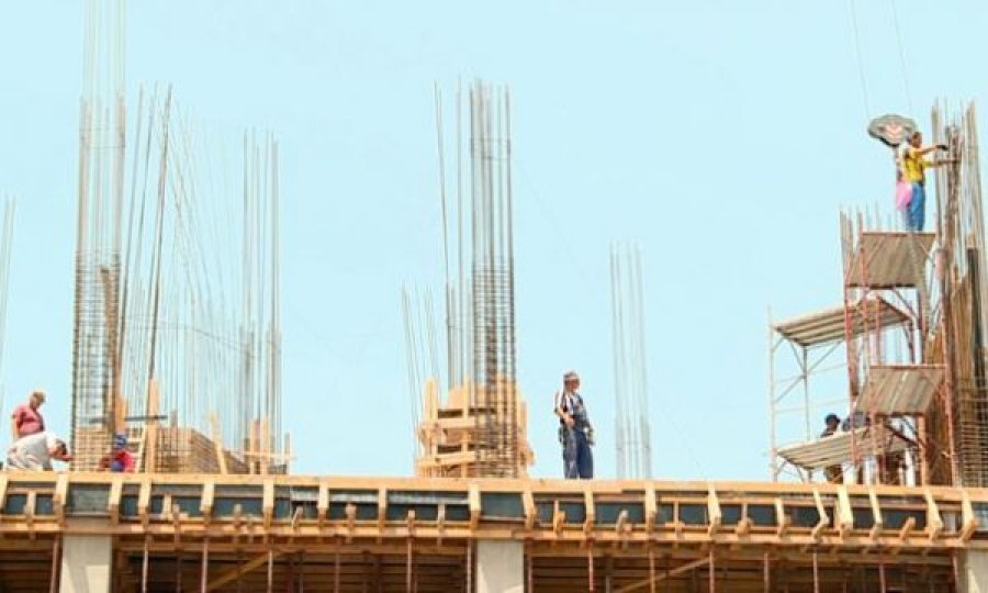 Kryetari i Prishtinës i ndalon lejet ndërtimore për ata që i kanë borxhe komunës
