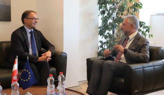 Ambasadori i Austrisë shkon në vizitë në zyrat e EULEX, pritet nga Barbano