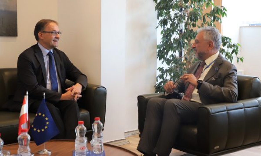 Ambasadori i Austrisë shkon në vizitë në zyrat e EULEX, pritet nga Barbano