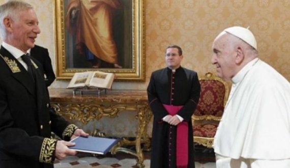 Ambasadorit të ri rus në Vatikan Papa Françesku i uroi mirëseardhjen