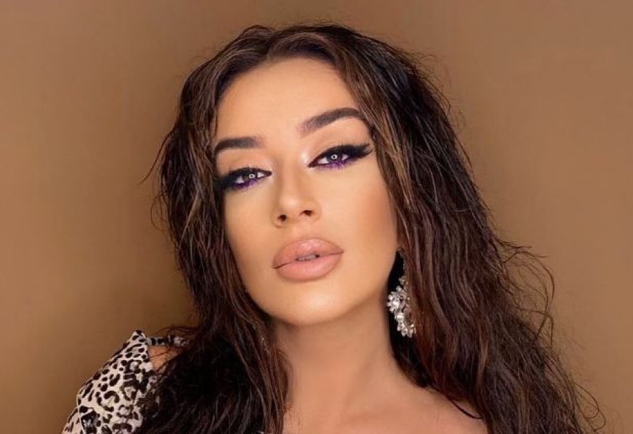 Barbana Dini bëhet nënë për herë të parë