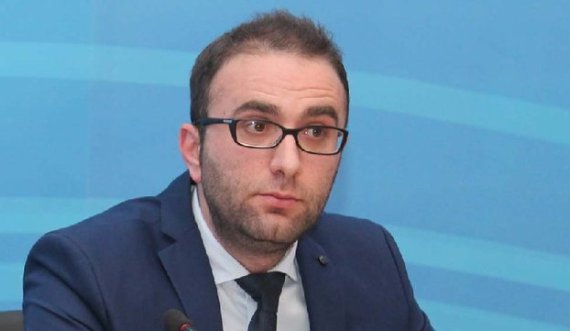 McGonigal pranoi fajësinë, Bardhi: I ka shërbyer Edi Ramës për interesat e tij politikë