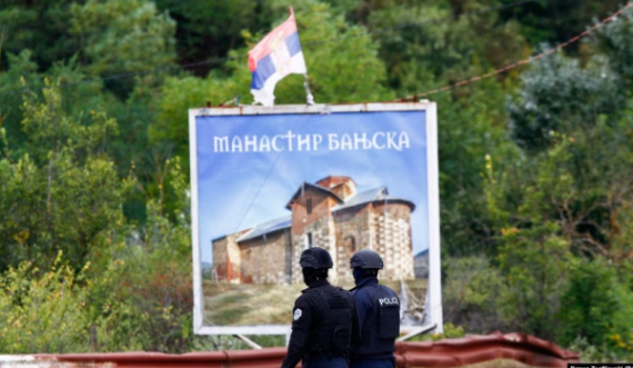 Pas intervistimit dhe analizave, shtetasit maqedonas që ndodheshin afër Manastirit në Banjskë nisen për në Maqedoni