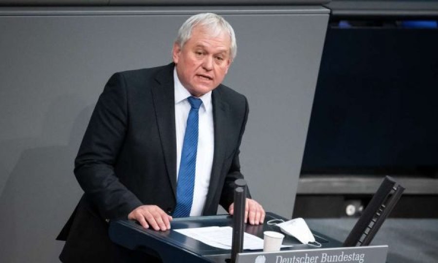 Deputeti gjerman: Fatkeqësisht, gënjeshtra është një element qendror i Vuçiqit