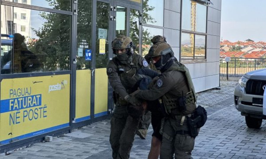 Dy terroristët serbë të arrestuar në Banjskë dërgohen në Gjykatë