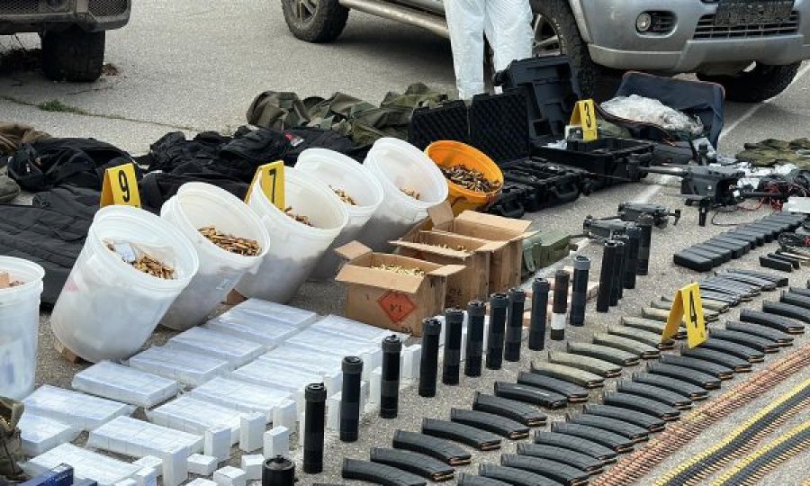 Sveçla për armatimin e konfiskuar në Banjskë: Këto të gjitha janë armë të ushtrisë serbe