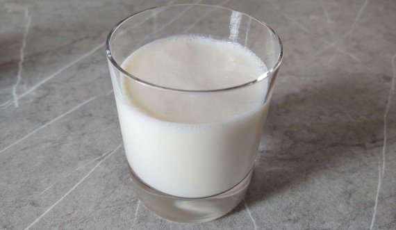 A është qumështi mjaftueshëm i shëndetshëm për eshtrat?
