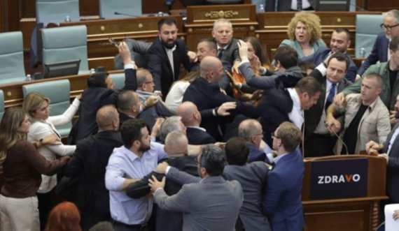 Shtyhet seanca ndaj deputeëve për përleshjen në Kuvendin në Kosovës