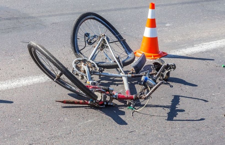 Vdes një person i cili ra në pusetë derisa po lëvizte me biçikletë