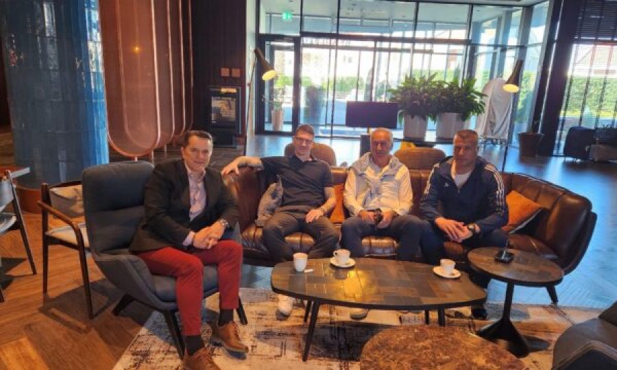 Batatina takohet me drejtuesit e Slavia Pragës, ka interesim për tre futbollistë të Llapit