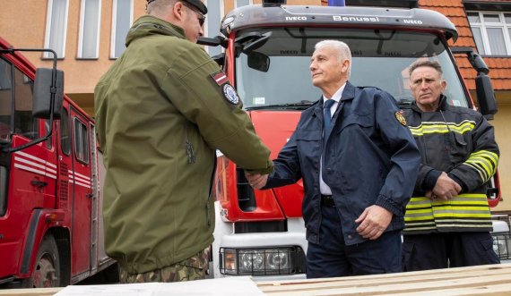 KFOR-i dhuron mjete pune brigadës së zjarrfikësve në Zubin Potok