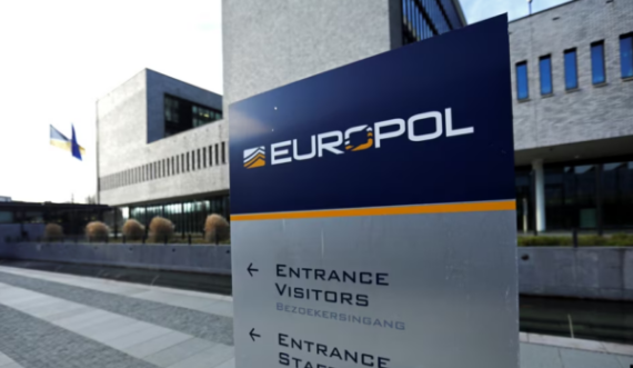 Europol: Bandat kriminale në Evropë po depërtojnë në bizneset e ligjshme