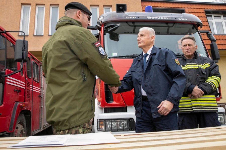 KFOR-i dhuron mjete pune brigadës së zjarrfikësve në Zubin Potok