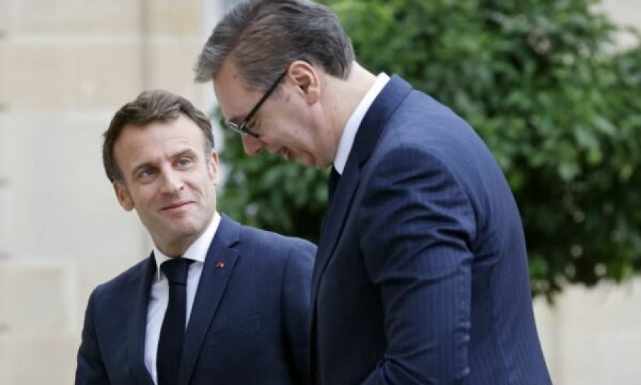 Macron të hënën i shtron darkë në Elysée Vuçiqit, në “tryezë” edhe dialogu Kosovë-Serbi