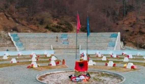 Presidentja Osmani sot bën homazhe në Kompleksin Memorial në Koshare