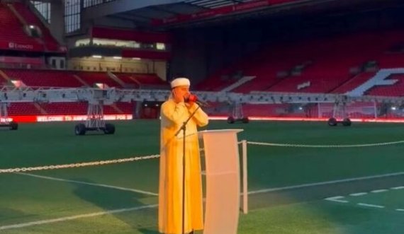 Ezani thirret në stadiumin e Liverpool-it, eventi ‘Share Ramadan’ u organizua nga bamirësia zyrtare e klubit