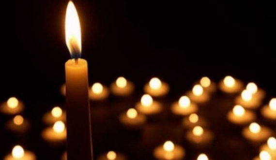Sonte ndizen qirinjë për 21 vjeçaren që u vra dje në Ferizaj