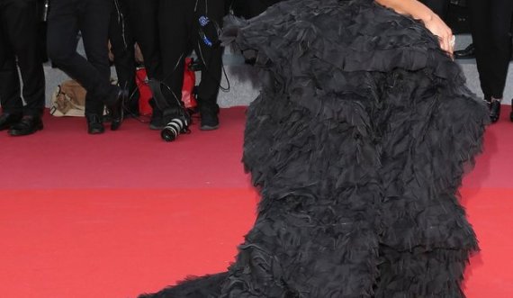 Ngjyra e zezë dhe veçantia e saj