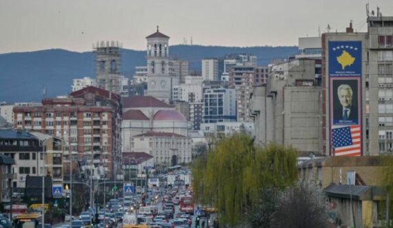 Raporti i ‘Freedom House’: Refuzimi i Serbisë për ta njohur Kosovën, sfidë e madhe në demokratizim