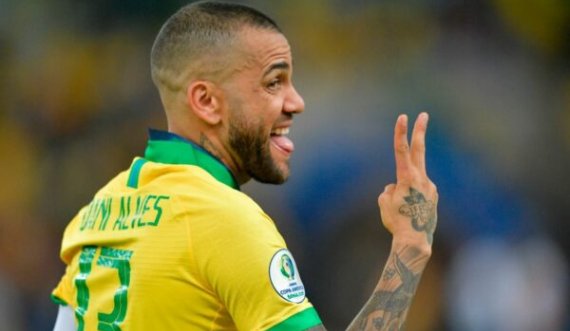 Dani Alves ia ktheu borxhin babait të Neymarit