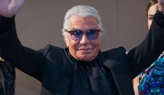 Vdes disenjatori i njohur italian Roberto Cavalli