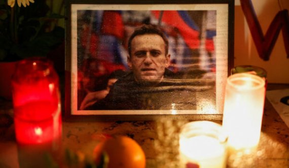 Zbulohet një raport i ri skandaloz për vdekjen e Navalny: Duart dhe këmbët e liderit të opozitës ruse ishin të lidhura