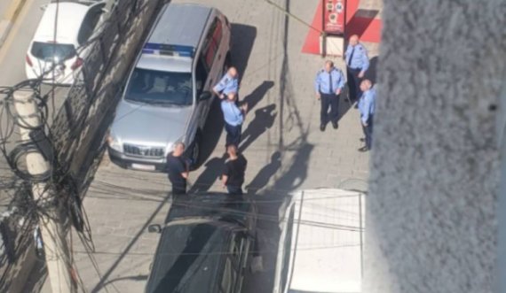 Policia e arreston të dyshuarin për vrasjen e plagosjen në Ferizaj 
