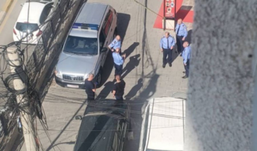 Policia e arreston të dyshuarin për vrasjen e plagosjen në Ferizaj 