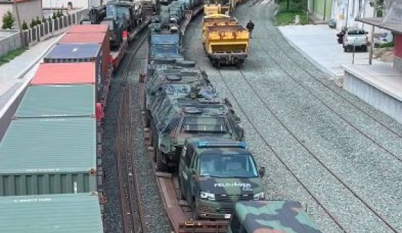 Publikohet video: Një sërë automjetesh ushtarake futen në Republikën e Kosovës