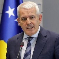 Sveçla: Maturantët në veri ngritën tre gishtat
