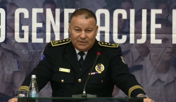 Hoxha policëve të rinj: Duhet të jeni krenarë, keni marrë vendim të drejtë, duke vënë veten në shërbim të vendit