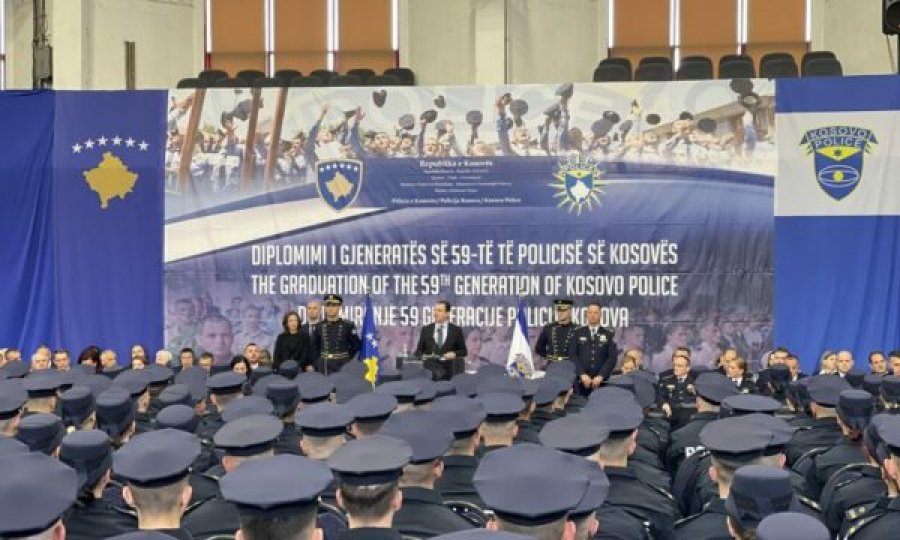 Kosovës i shtohen edhe 445 policë të rinj, Kurti: Respektoni dhe nderoni uniformën dhe punën tuaj