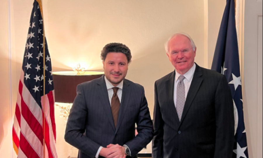 Abazoviqi takohet me ambasadorin amerikan në Beograd Hilli: Gjithmonë kënaqësi të flasësh me të për promovimin e paqes në rajon
