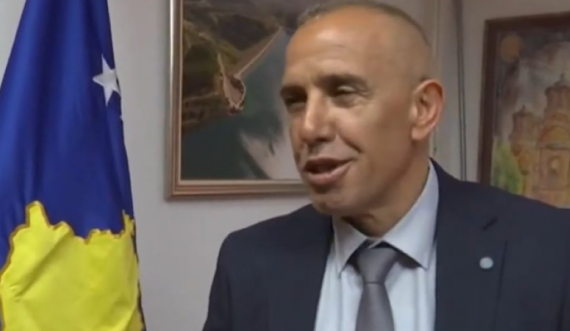 Izmir Zeqiri i bindur që s’do të shkarkohet: Qytetarët nuk i besojnë Listës Serbe