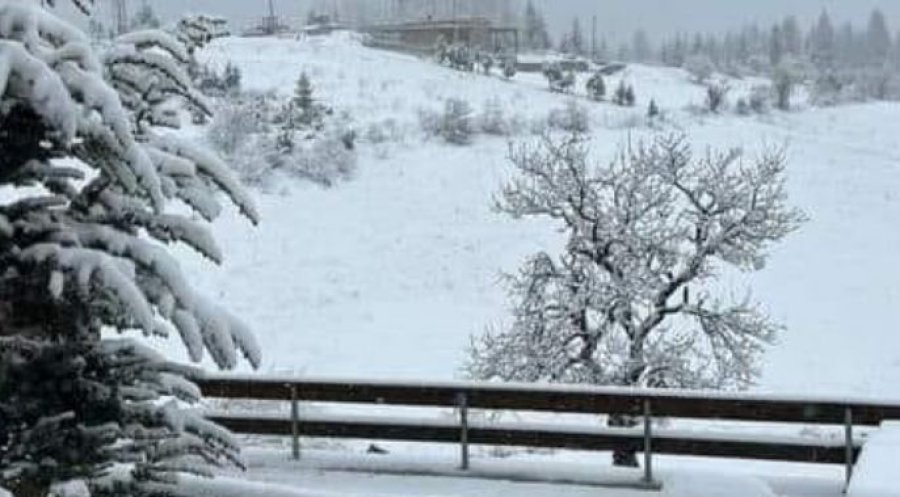 E papritur: Bie borë në disa pjesë të Kosovës