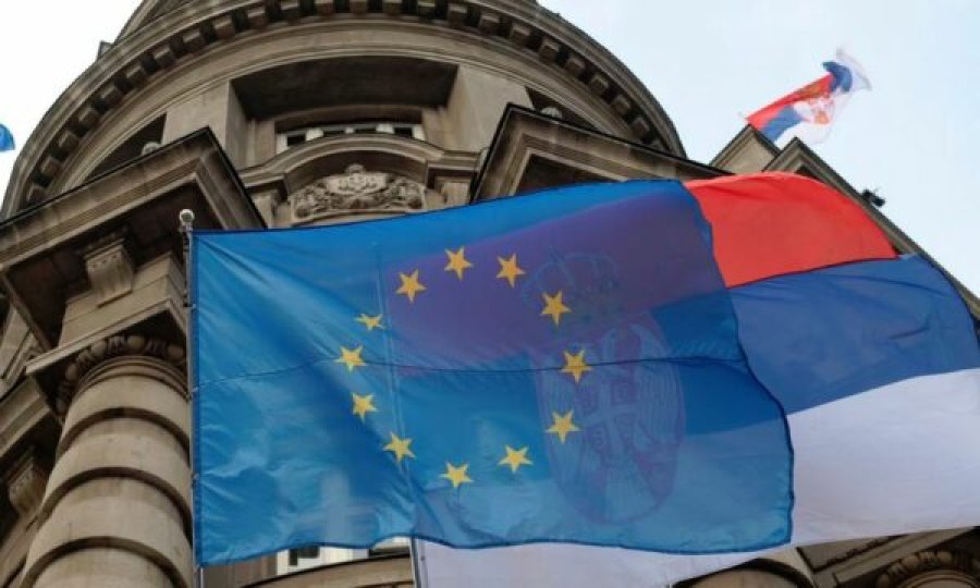 BE-ja zyrtarisht kushtëzon integrimin e Serbisë me normalizimin e raporteve me Kosovën