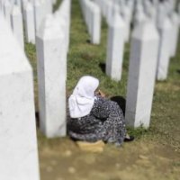 Nënat e Srebrenicës: jemi mirënjohës Presidentes Osmani, e gjithë bota e dëgjoi fjalimin e saj për viktimat e gjenocidit në Srebrenicë