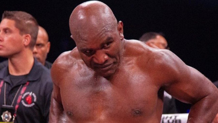Boksieri legjendar Evander Holyfield zbuloi se cili nga rivalët  e goditi më  së forti:“Mendova se ai mi theu të gjithë dhëmbët!