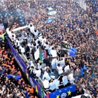 Raporti i festës së Scudettos në rrugët e Milanos, rreth 350 mijë tifozë të pranishëm në këtë ngjarje